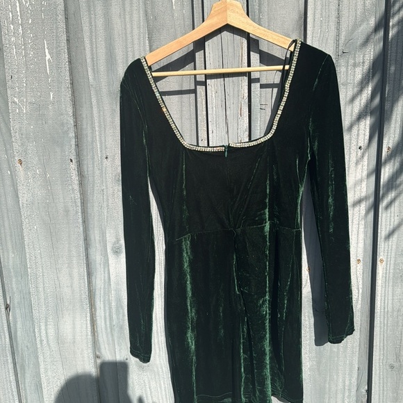 Superdown Green Velvet Mini Dress - Picture 3 of 4